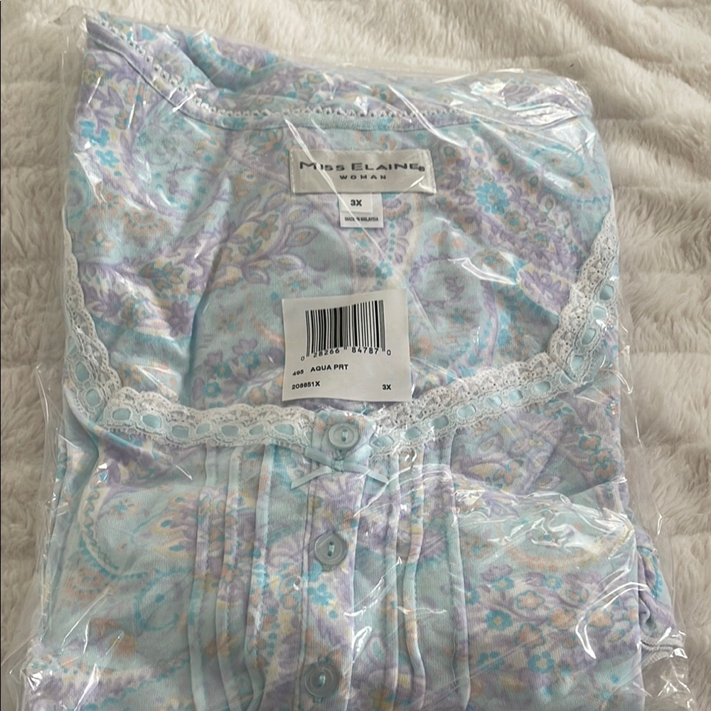 Miss Elaine Floral Nightgown - Picture 2 of 11